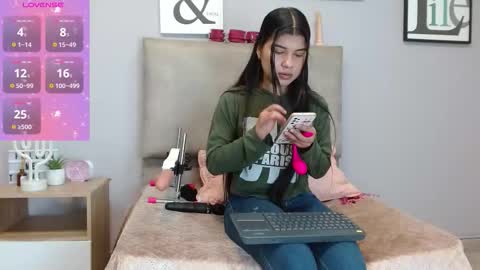 Sophia Bedford online show from 12.19.25