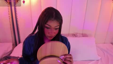 Sophie online show from 12.19.25