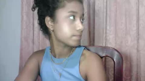 Snapshot of sophiacastro19 chatting on 05.26.26 Sophia online show from 05.26.26