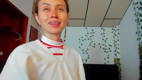 sophiamiller6 online show from 03.24.26