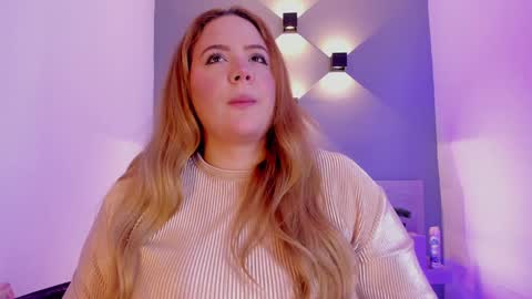 Snapshot of sophiarossee chatting on 01.25.25 Sofi online show from 01.25.25