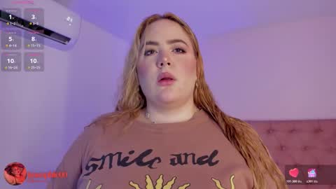 Snapshot of sophiarossee chatting on 11.26.25 Sofi online show from 11.26.25