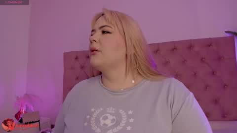 Snapshot of sophiarossee chatting on 03.15.26 Sofi online show from 03.15.26