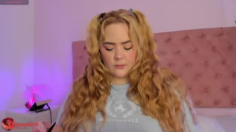 Snapshot of sophiarossee chatting on 04.14.26 Sofi online show from 04.14.26