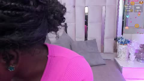 Snapshot of sophiascott_ chatting on 06.15.26 Sofia online show from 06.15.26