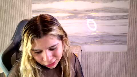 Snapshot of sophie19__ chatting on 05.16.26 sophie online show from 05.16.26