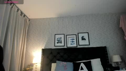 Snapshot of sophie__blare chatting on 04.29.26 sophie__blare online show from 04.29.26
