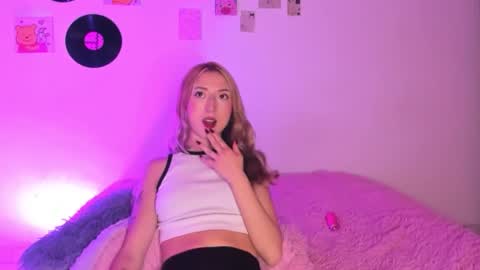 Sophie online show from 02.19.26