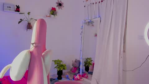 Snapshot of sophie_dolly_ chatting on 12.16.24 sophie doll online show from 12.16.24