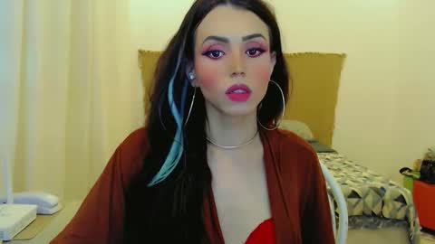 Sophie Fantasys online show from 12.13.25