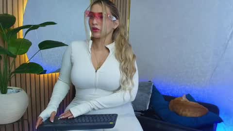 Snapshot of sophie_janner chatting on 06.01.26 SOPHIE JANNER online show from 06.01.26