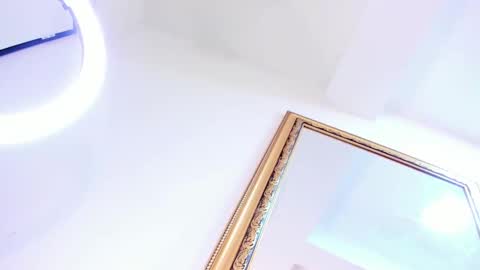 Snapshot of sophie_newton chatting on 02.13.25 sophie_newton online show from 02.13.25