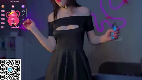 sophie_nomenal_ online show from 02.19.26