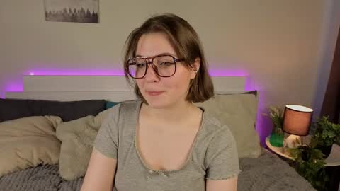 Snapshot of sophieblush chatting on 06.04.26 Sophia online show from 06.04.26