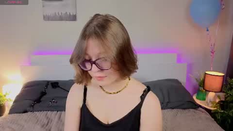 Snapshot of sophieblush chatting on 07.14.26 Sophia online show from 07.14.26