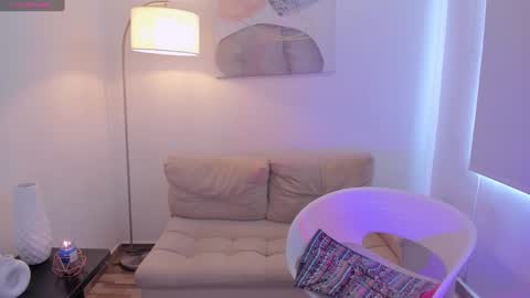 Snapshot of sophiebrownx_ chatting on 12.11.24 Sophie online show from 12.11.24