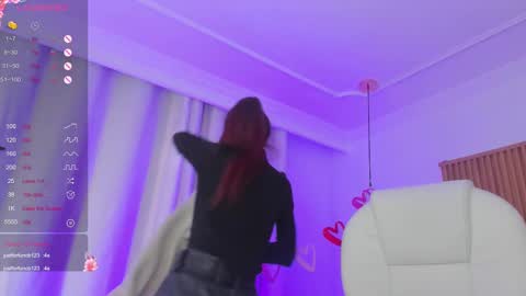 Snapshot of sophiecherry_ chatting on 02.21.25 Sophie IG sophiecherry es online show from 02.21.25