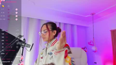 Snapshot of sophiecherry_ chatting on 03.05.25 Sophie IG sophiecherry es online show from 03.05.25