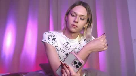 sophiediamond_x online show from 10.21.25