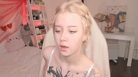 Sophie  online show from 02.16.25