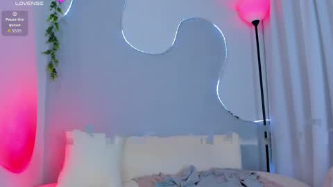 Sophie online show from 04.02.26