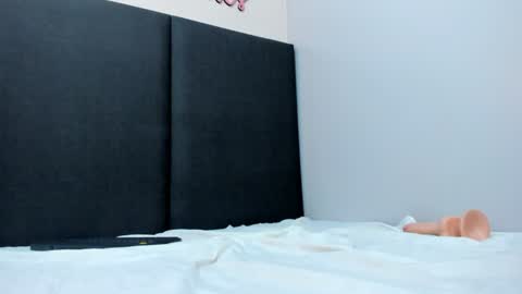 sophieharris__ online show from 01.24.25