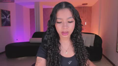 Sophie Houston online show from 12.04.25