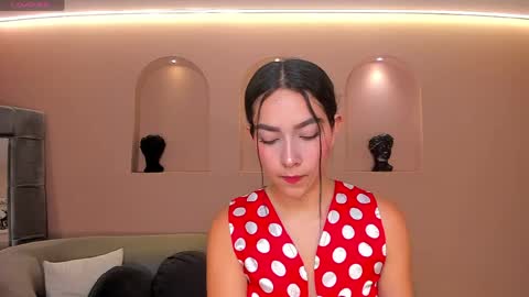 Snapshot of sophiekiss1 chatting on 05.25.26 Sophie online show from 05.25.26