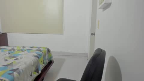 Snapshot of sophielatina chatting on 02.10.25 Sophia online show from 02.10.25