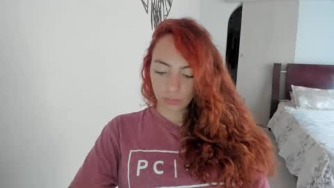 Snapshot of sophielatina chatting on 09.17.25 Sophia online show from 09.17.25