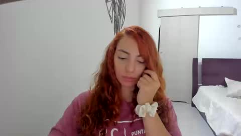 Snapshot of sophielatina chatting on 10.11.25 Sophia online show from 10.11.25