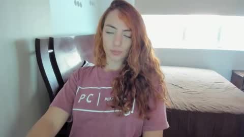 Snapshot of sophielatina chatting on 12.16.25 Sophia online show from 12.16.25