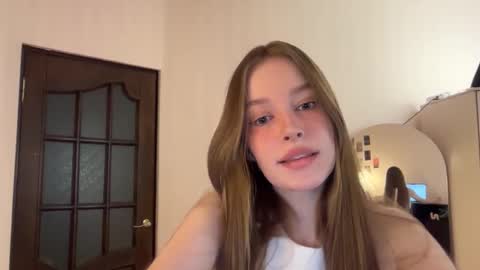 Snapshot of sophiephoria chatting on 10.02.25 Sophie Next stream 3 online show from 10.02.25