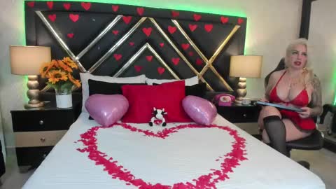 Snapshot of sophiewinslow chatting on 02.14.25 SophieWinslow online show from 02.14.25