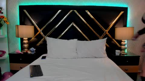 Snapshot of sophiewinslow chatting on 03.08.25 SophieWinslow online show from 03.08.25