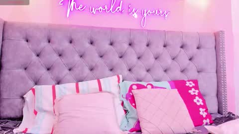 Sophii  online show from 10.18.25