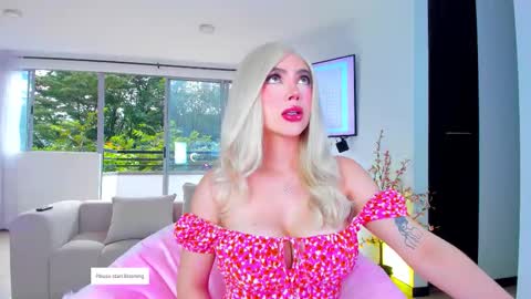 Snapshot of sophijonnes chatting on 01.09.26 YULITZA online show from 01.09.26