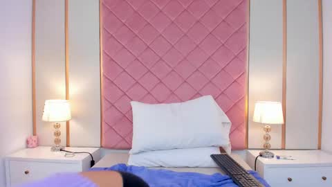 Sophie online show from 02.21.25