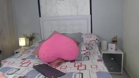 Snapshot of sopphiefox chatting on 01.22.25 Sofia online show from 01.22.25