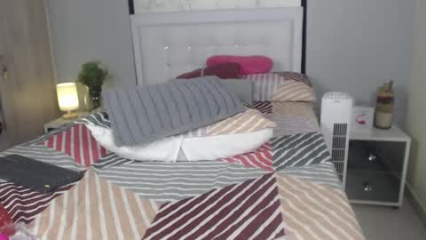 Snapshot of sopphiefox chatting on 01.31.25 Sofia online show from 01.31.25