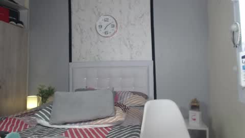 Snapshot of sopphiefox chatting on 02.19.25 Sofia online show from 02.19.25