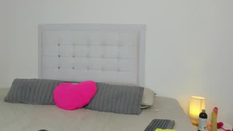 Snapshot of sopphiefox chatting on 10.31.25 Sofia online show from 10.31.25