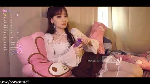 Snapshot of sorayumexxx chatting on 01.19.26 Sora online show from 01.19.26