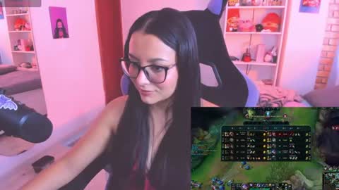 Snapshot of soy___lili chatting on 06.19.26 Lili online show from 06.19.26