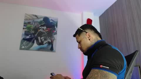 Snapshot of soy_apolo chatting on 09.17.25 soy_apolo online show from 09.17.25