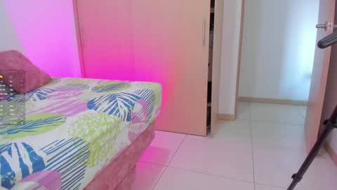 Instagram Soyamandaa  1 online show from 01.12.25