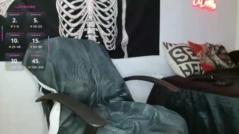 Snapshot of soyelcarlitos chatting on 06.19.26 El Carlitos online show from 06.19.26