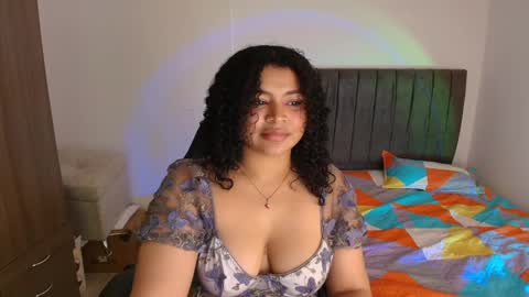 Snapshot of soynerea chatting on 05.06.26 online show from 05.06.26