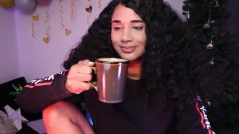 Snapshot of soytropicalfruit chatting on 12.10.24 You want to talk to me more personal follow me in My Channel VIP 50 the discount online show from 12.10.24