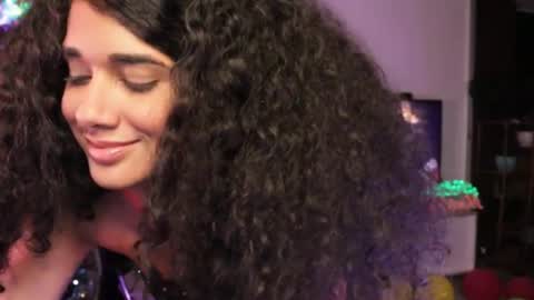 Snapshot of soytropicalfruit chatting on 12.21.24 You want to talk to me more personal follow me in My Channel VIP 50 the discount online show from 12.21.24